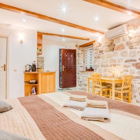 Kotor Bagus - Cozy Boutique Old Town Studio With Seaview Terrace ภายนอก รูปภาพ