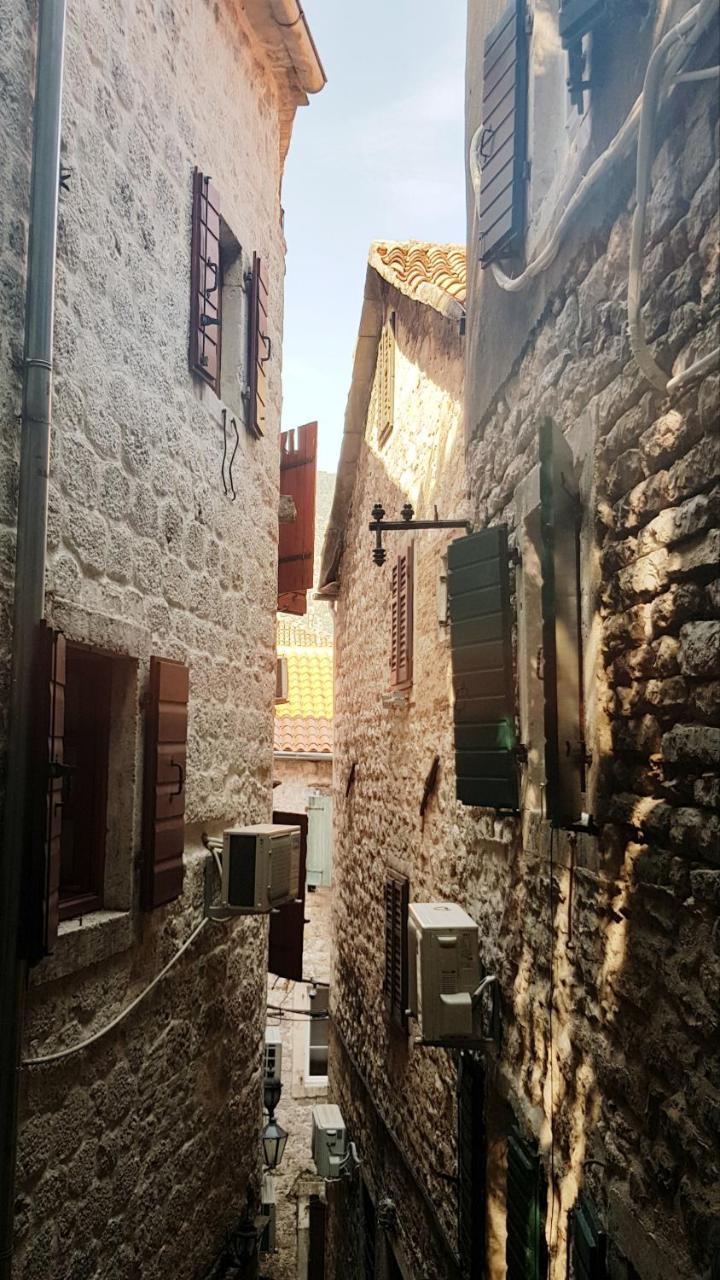 Kotor Bagus - Cozy Boutique Old Town Studio With Seaview Terrace ภายนอก รูปภาพ