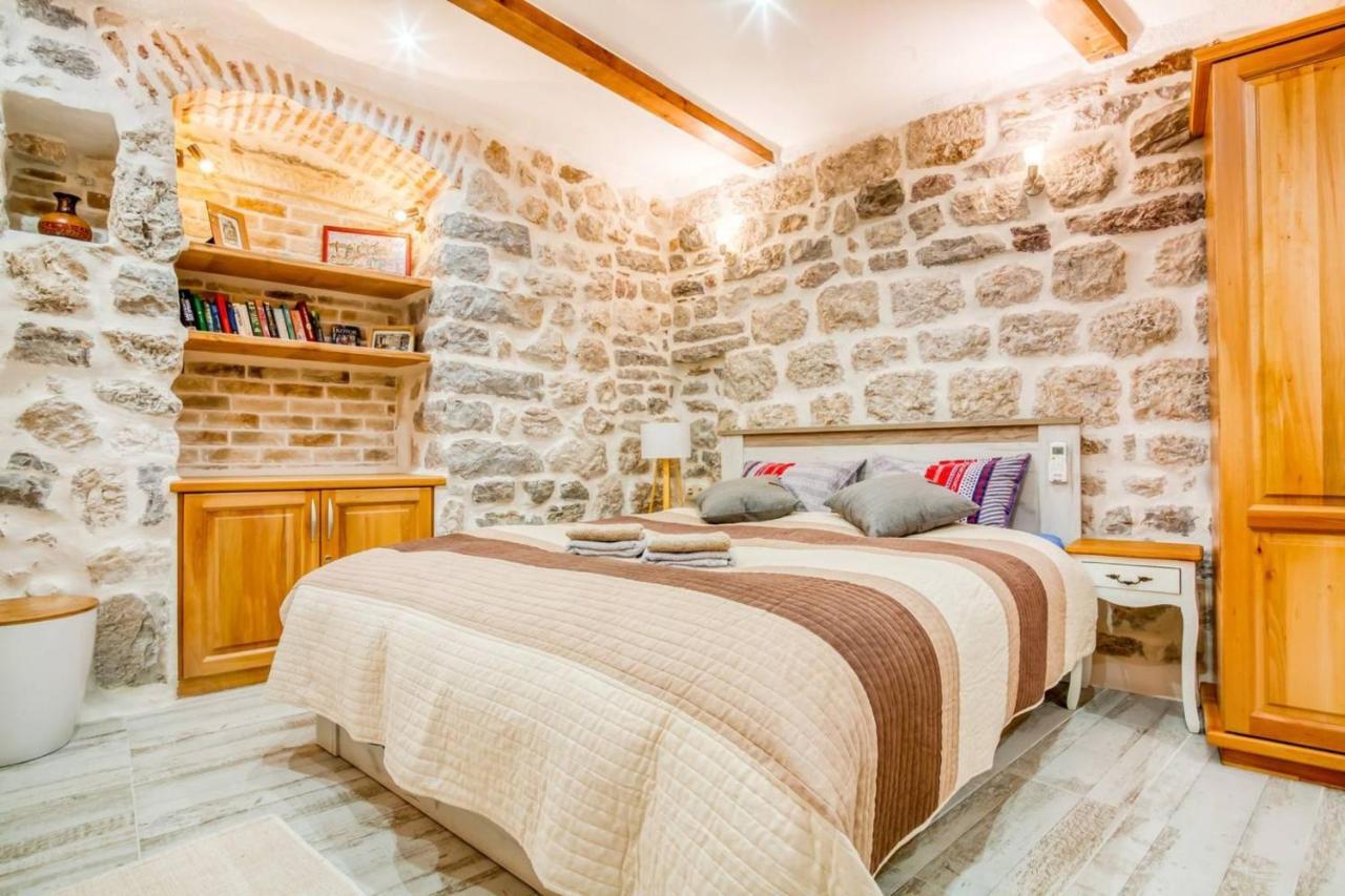 Kotor Bagus - Cozy Boutique Old Town Studio With Seaview Terrace ภายนอก รูปภาพ