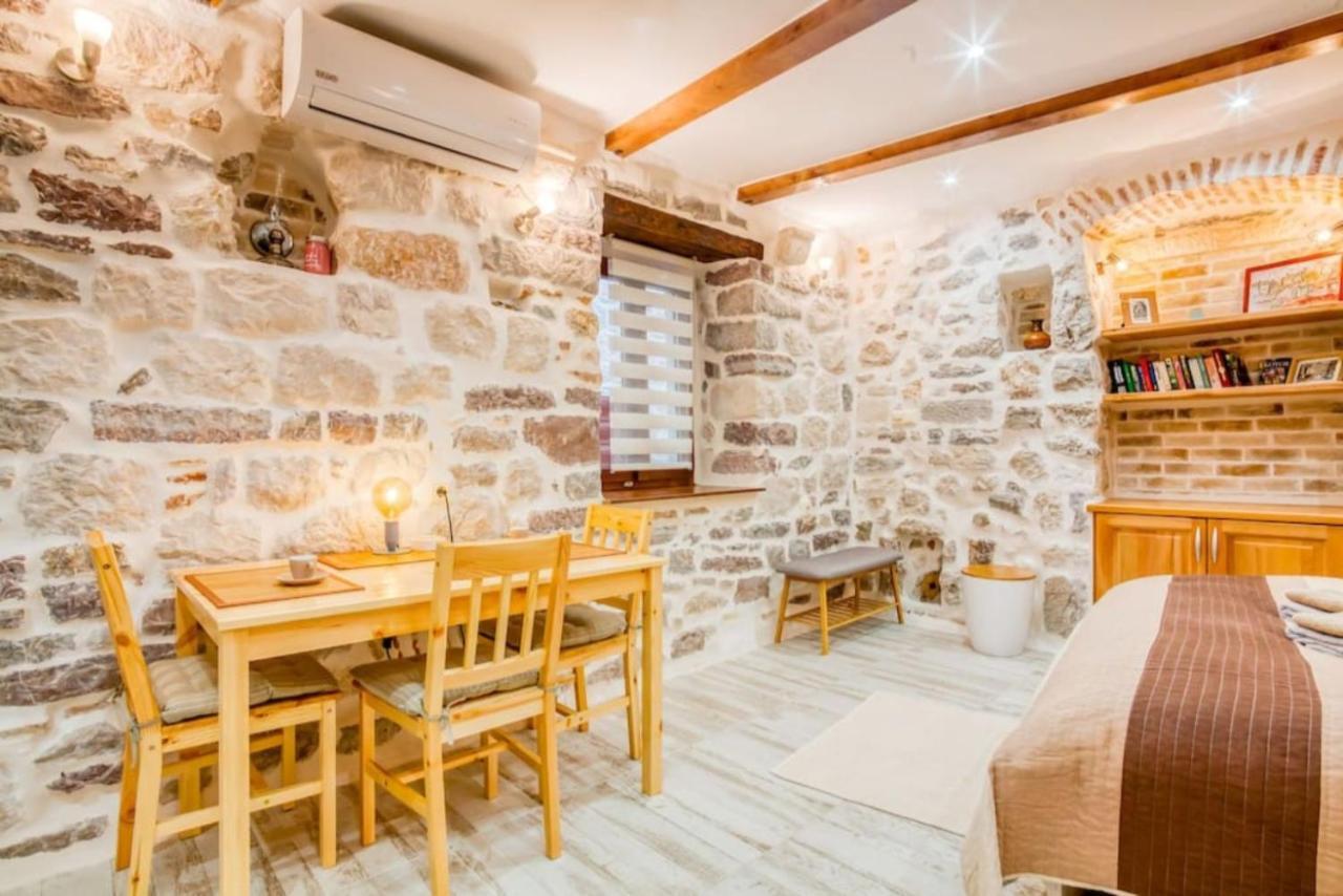 Kotor Bagus - Cozy Boutique Old Town Studio With Seaview Terrace ภายนอก รูปภาพ