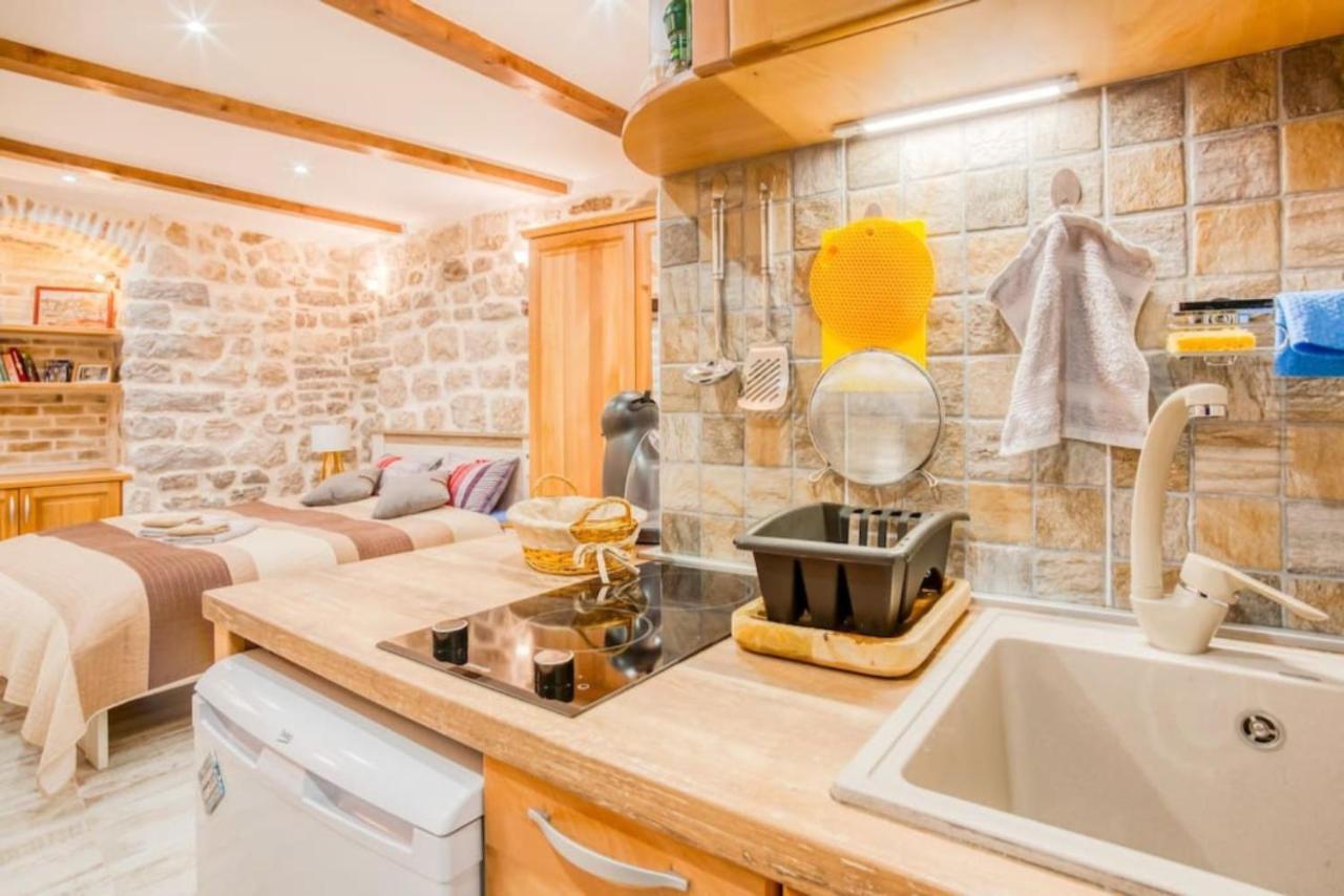 Kotor Bagus - Cozy Boutique Old Town Studio With Seaview Terrace ภายนอก รูปภาพ