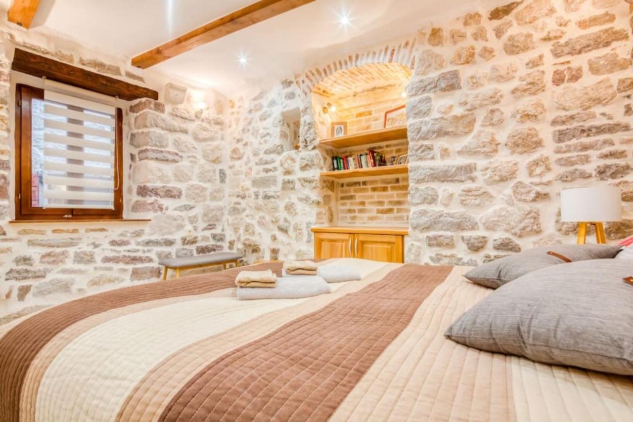 Kotor Bagus - Cozy Boutique Old Town Studio With Seaview Terrace ภายนอก รูปภาพ