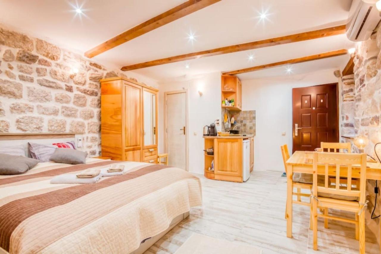 Kotor Bagus - Cozy Boutique Old Town Studio With Seaview Terrace ภายนอก รูปภาพ
